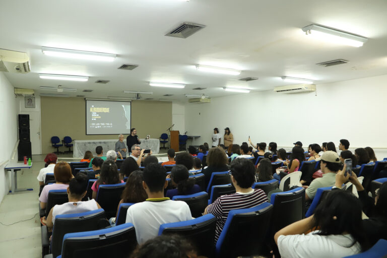 Documentário “Seu Albuquerque” é exibido em sessão especial para alunos da UFPI, em Teresina-PI